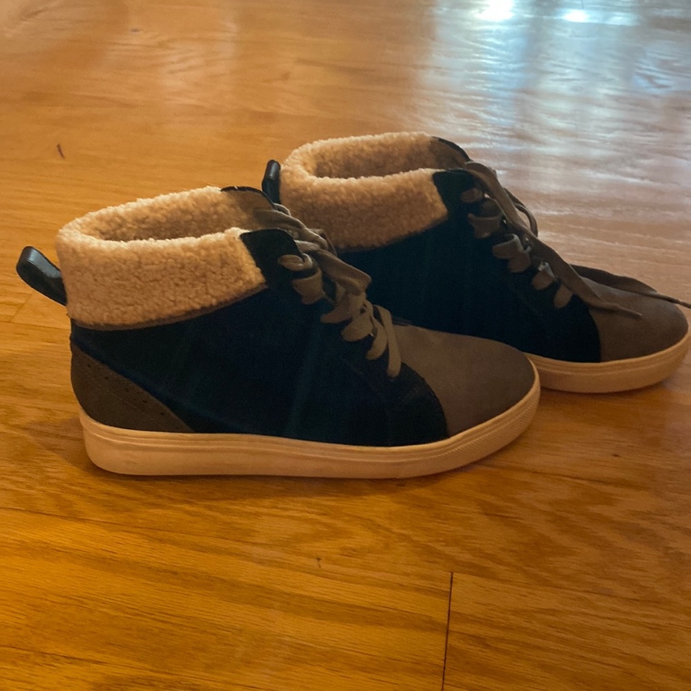 Blondo waterproof sneakers